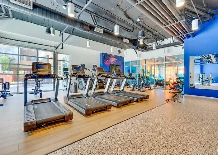 Boulevard Modern 1br Asu Pool Gym 02 Apartment